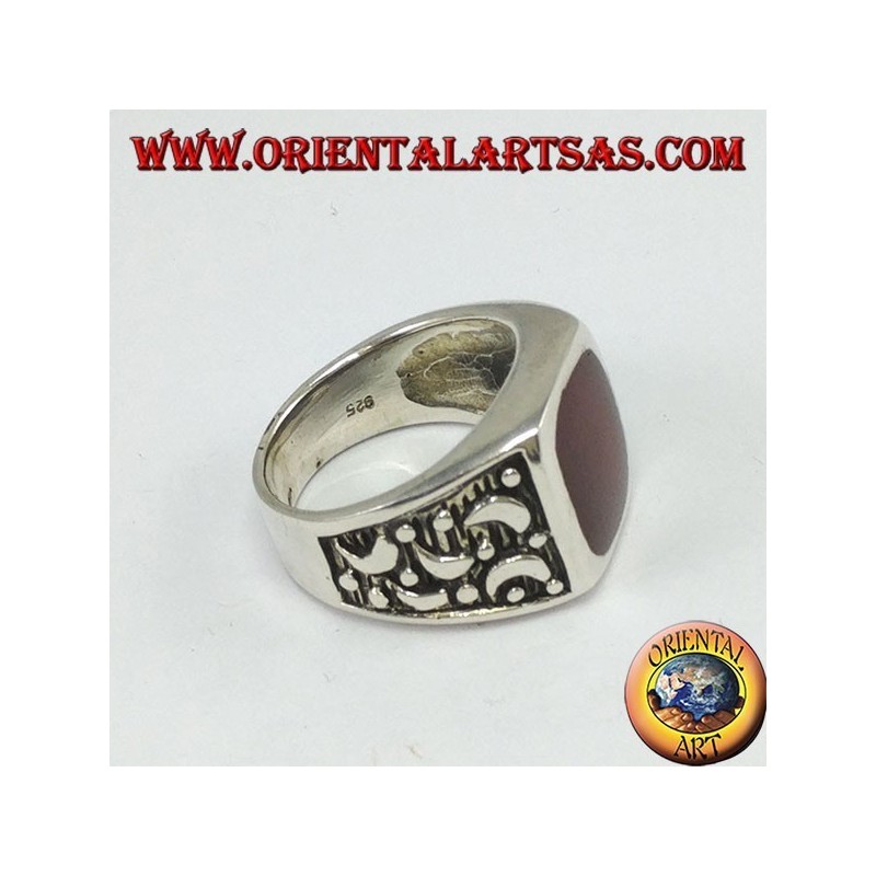 Bague en argent et corney avec des lunes latérales sculptées