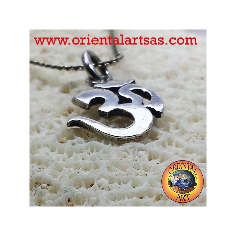 ciondolo OM  Oṁ Óm e Aum sillaba sacra