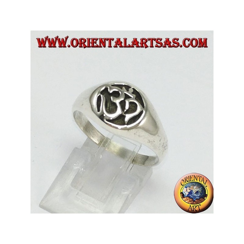 Anillo de plata, sílaba Oṃ la más sagrada tallada