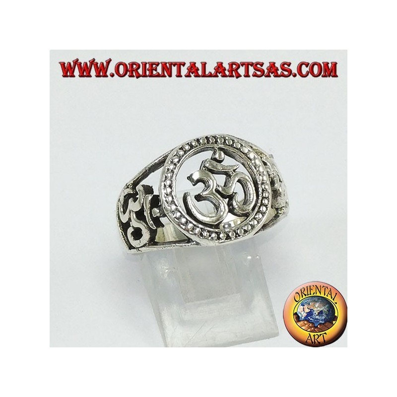 Silver ring with three Oṃ Oṁ, one central and two on the sides