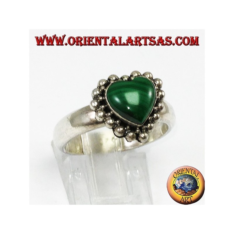 Anello in argento con malachite a forma di cuore