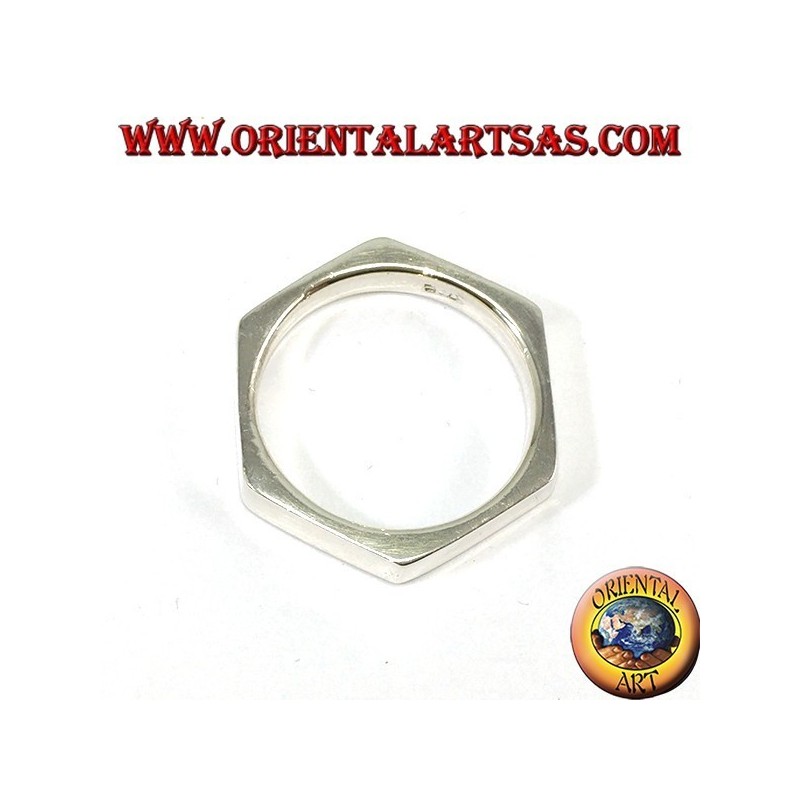 Anello in argento di forma esagonale