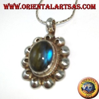 Pendant in 925 silver with oval labradorite