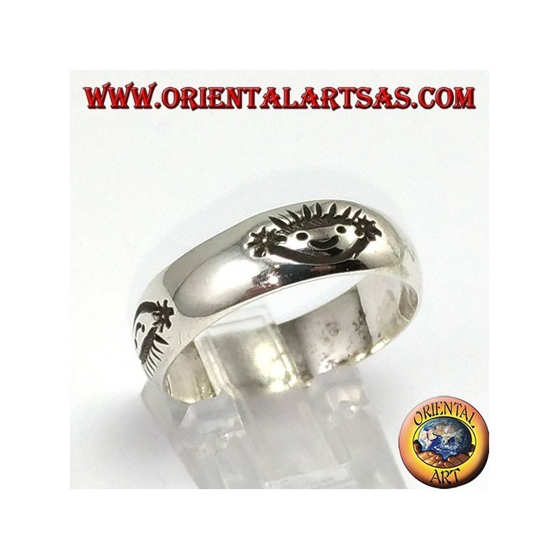 Bague en argent, sourire sculpté