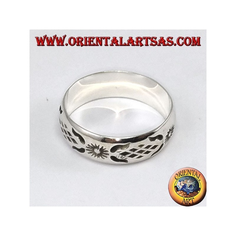 Silberner Ring mit der Sonne von Hand geschnitzt