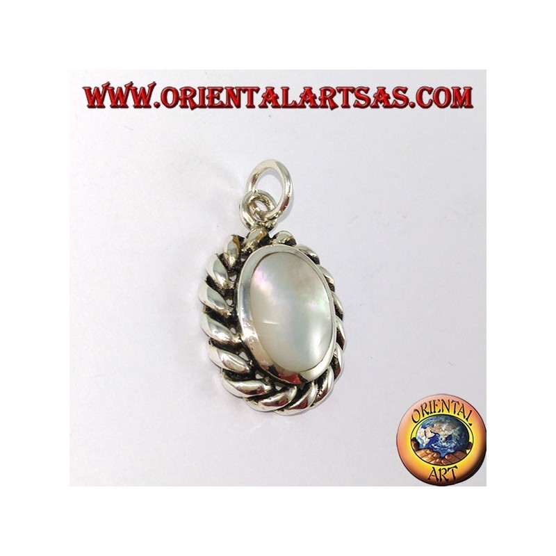 Silver pendant with oval mother of pearl and twisted edge
