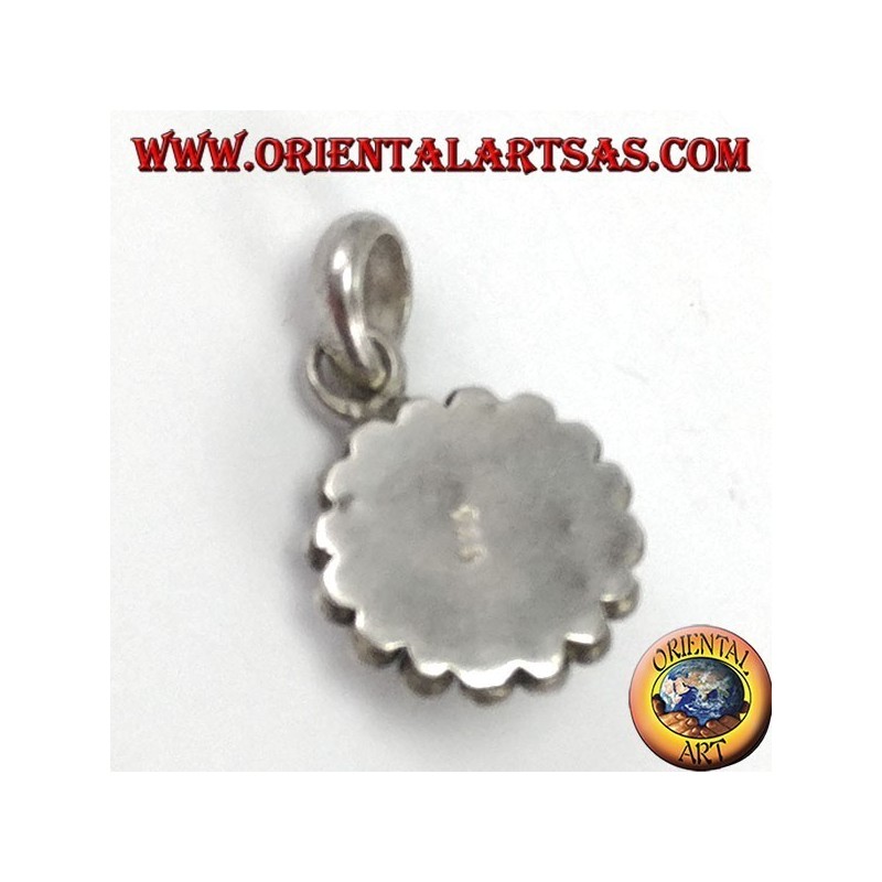 Silver pendant with round green agate, and border with two rounds of spheres