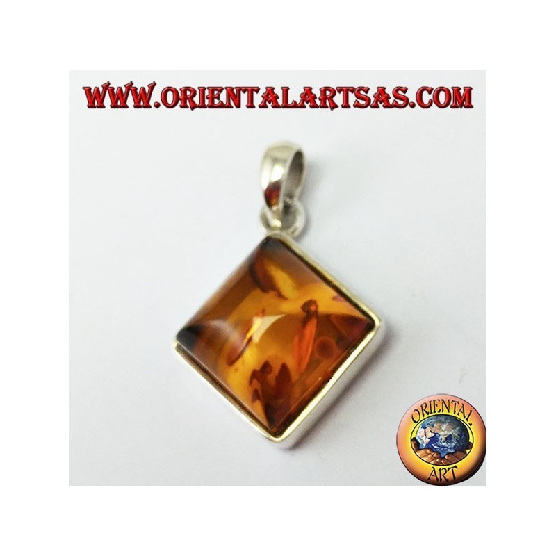 Pendentif en argent avec ambre carré monté en losange