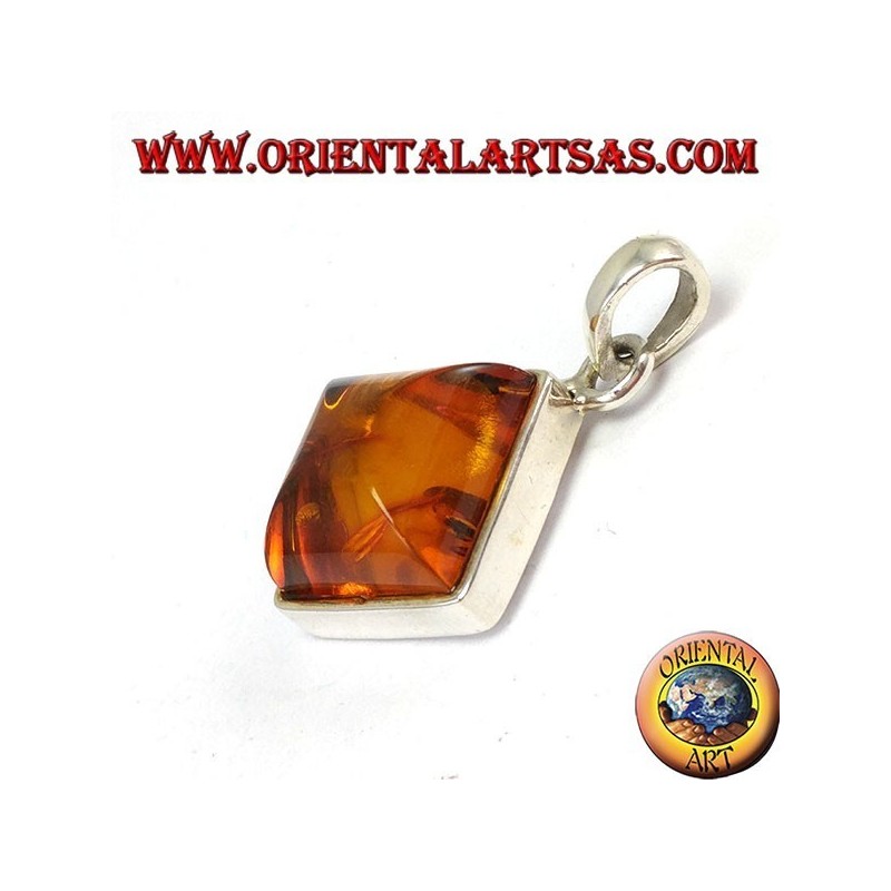 Pendentif en argent avec ambre carré monté en losange