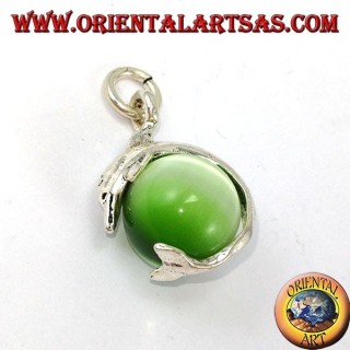 Ciondolo in argento delfino con sfera in occhio di gatto verde