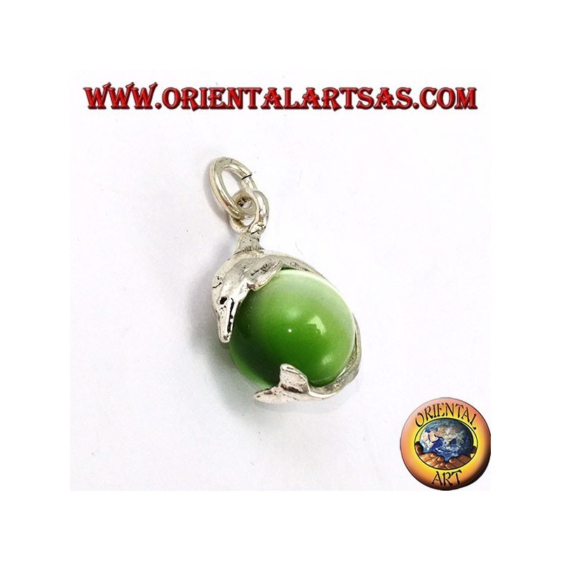 Pendentif dauphin en argent avec boule d'oeil de chat vert