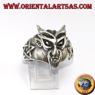Anillo de plata, el diablo con pertacles laterales