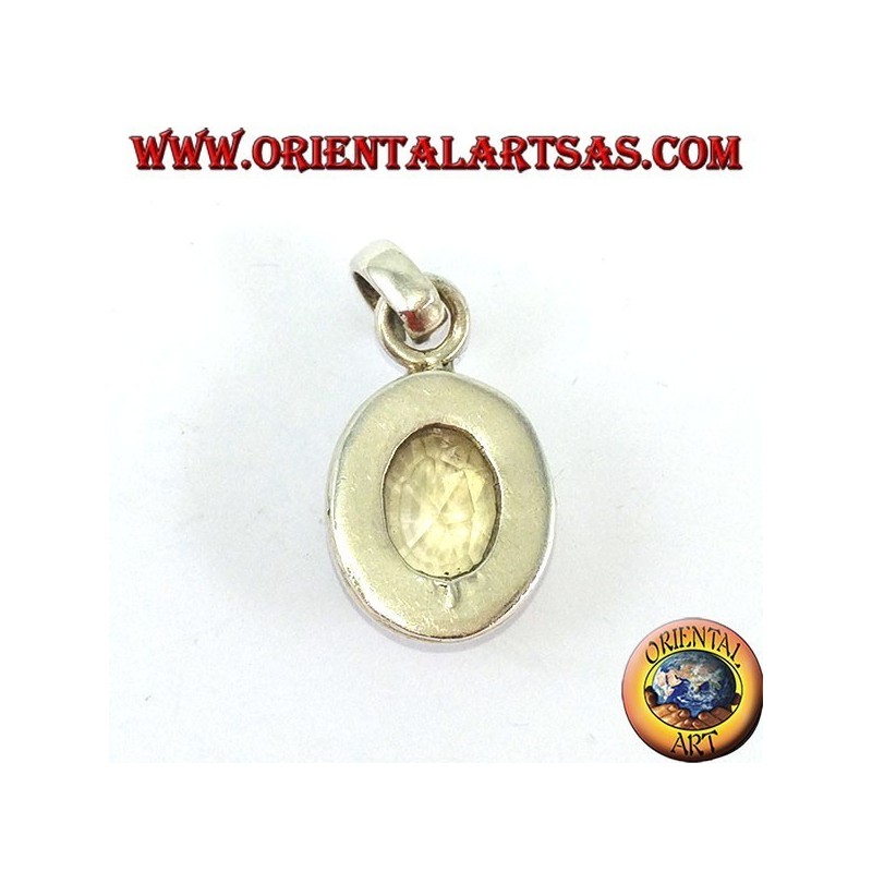 Colgante de plata con topacio natural ovalado con marco simple
