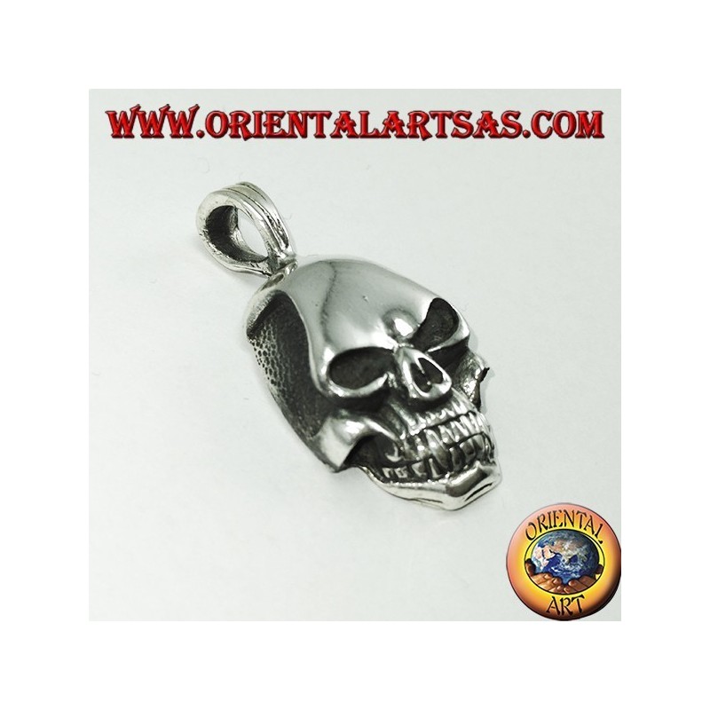 Silver pendant in the shape of a skull