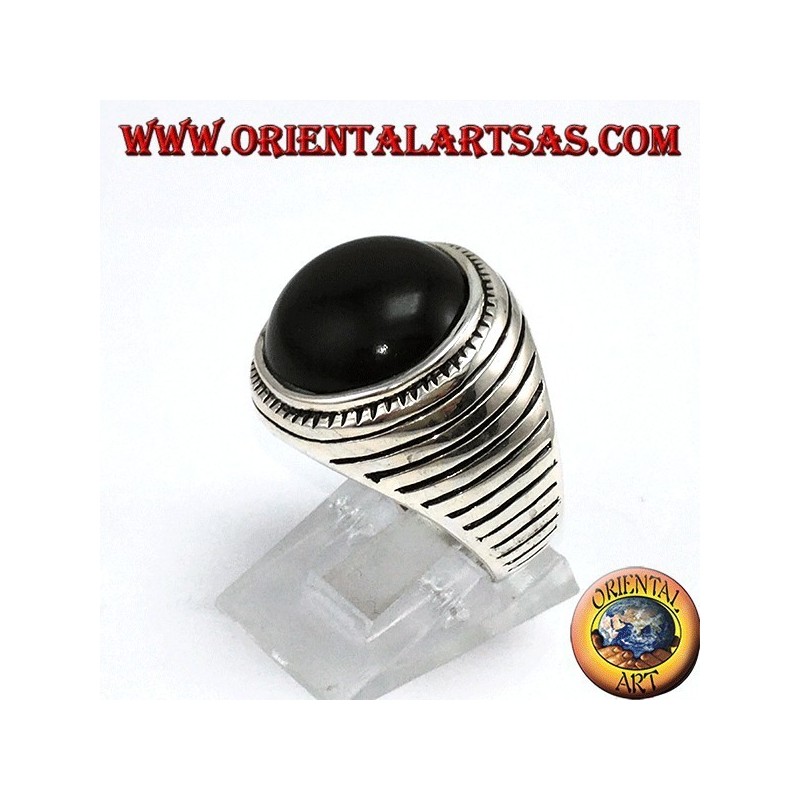 Anello in argento con onice tonda a semisfera