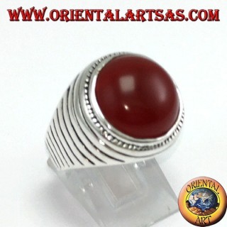 Bague en argent avec cornaline hémisphérique ronde