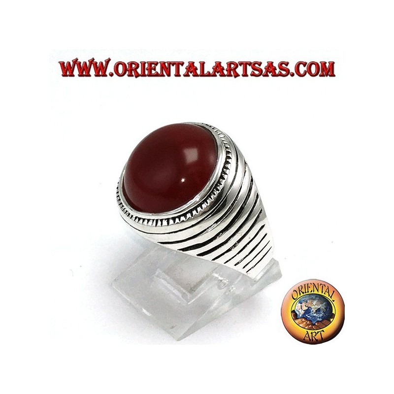 Bague en argent avec cornaline hémisphérique ronde