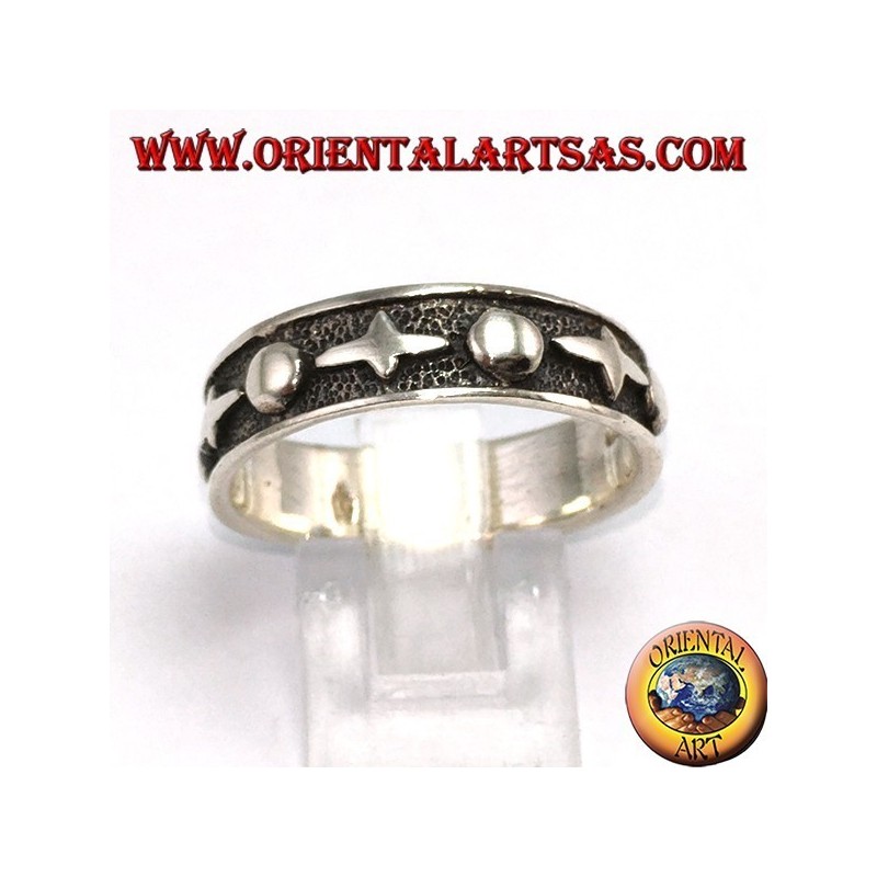 Bague en argent travaillé, (gothique)