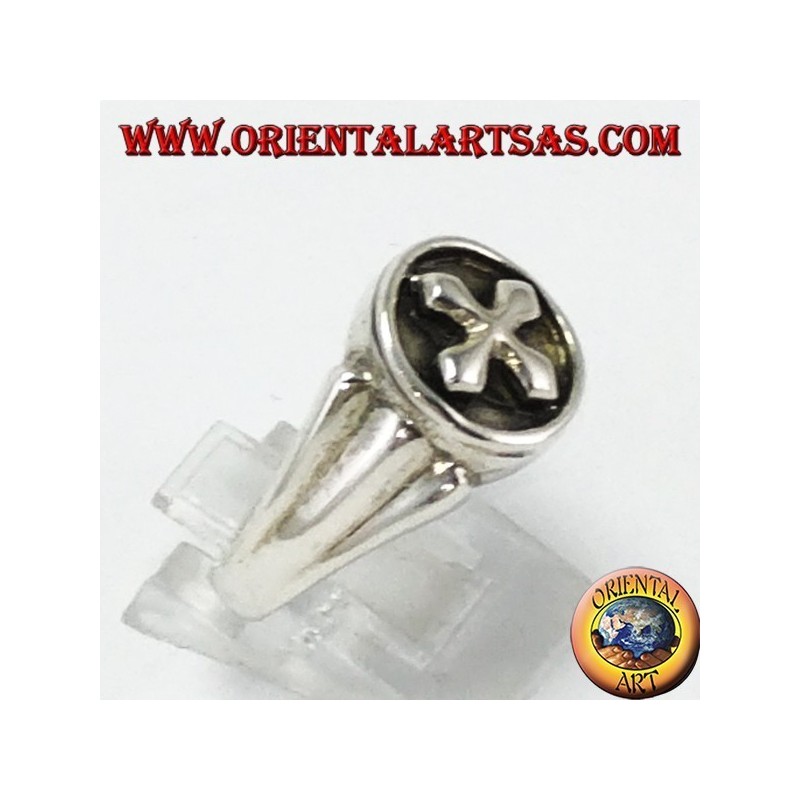 Bague en argent avec croix grecque