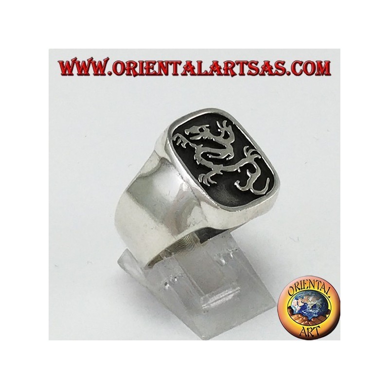 Anillo de plata con el sello del dragón