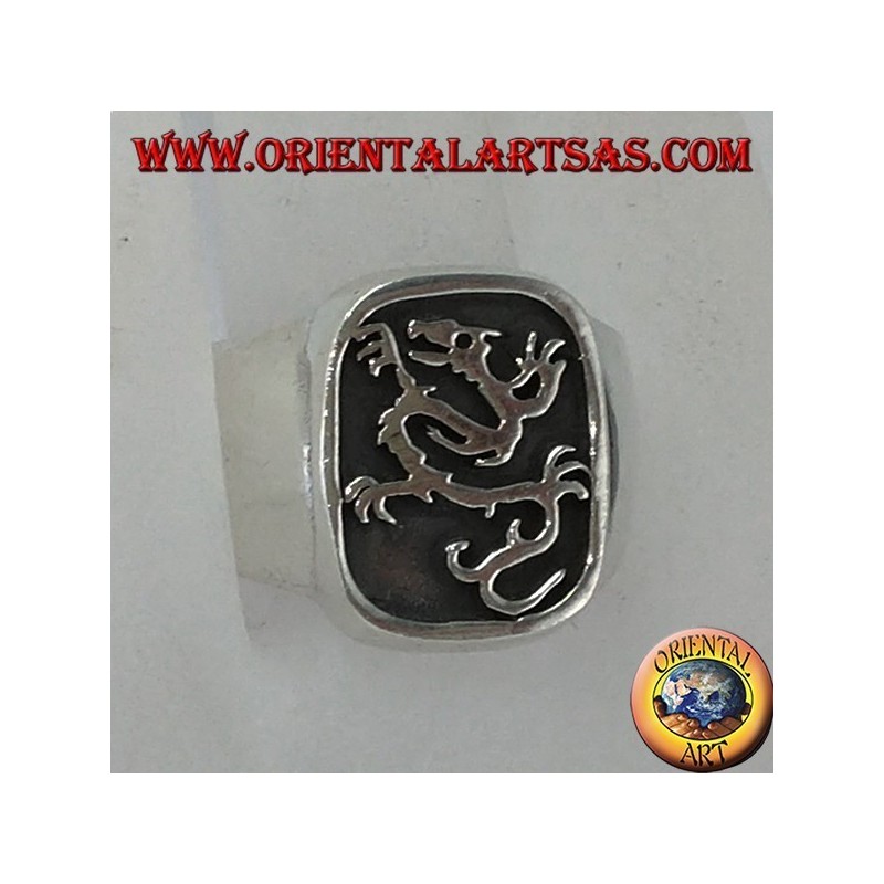 Bague en argent avec le sceau du dragon