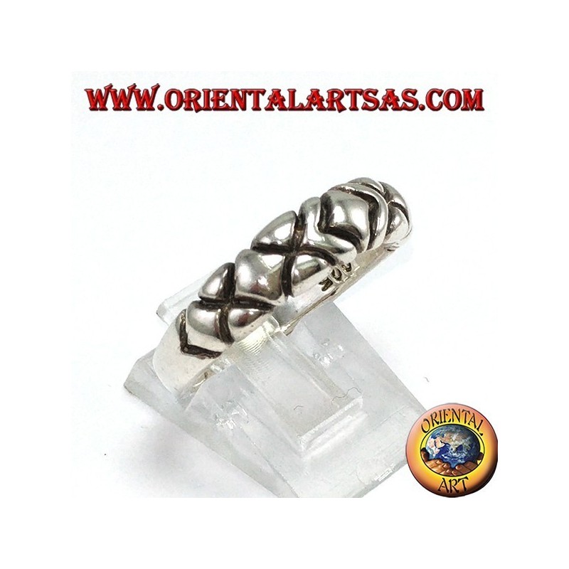 Anillo en plata, con cinco diamantes tallados