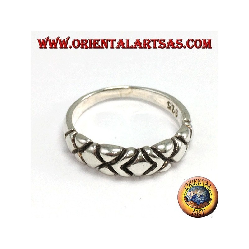 Ring in silver, with five carved diamonds
