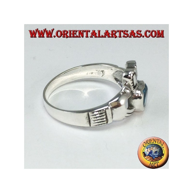 Anello Claddagh con topazio azzurro in argento