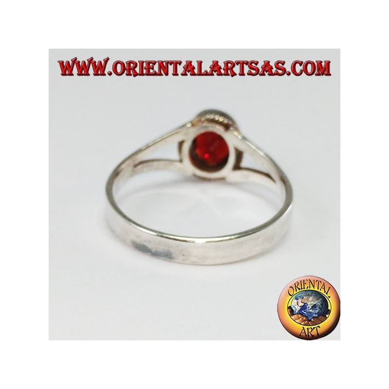 Bague en argent avec grenat naturel (petit)