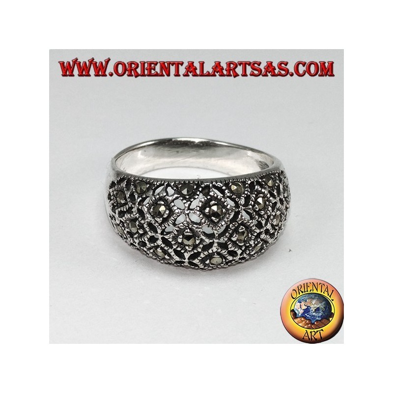 Bague en argent convexe avec marcassite