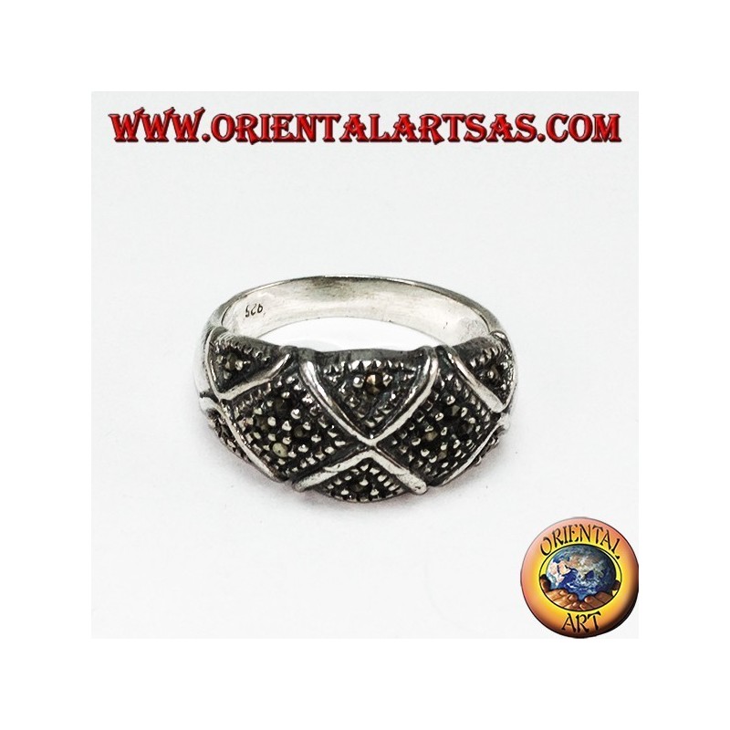 Anello in argento con marcasite fascia bombata divisa ad X