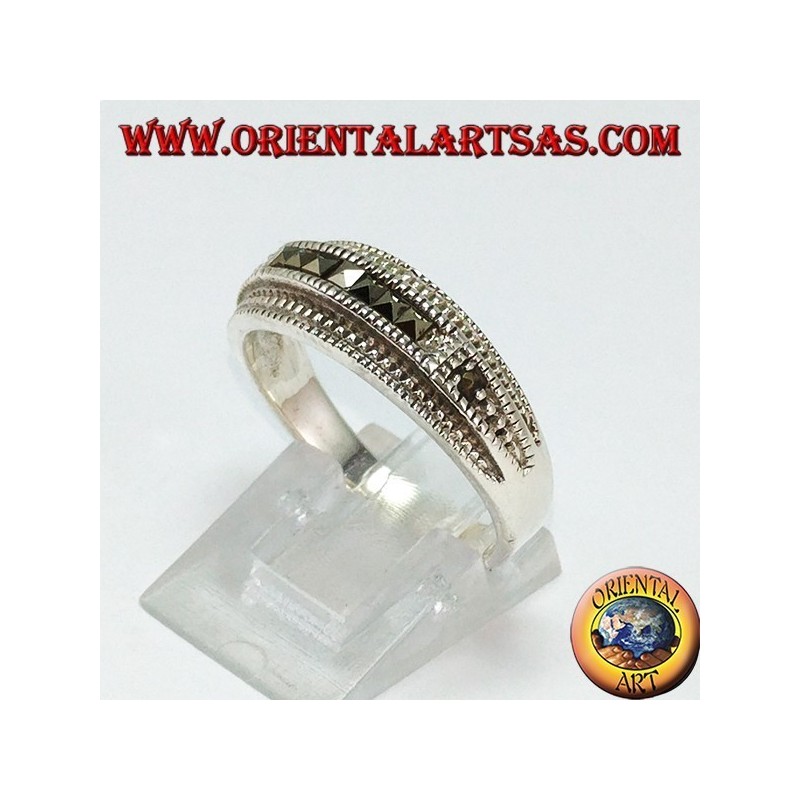 Anillo de plata con siete marcasitas cuadrados (central)