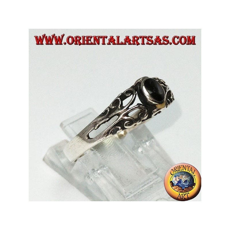 Bague en argent avec onyx, petit avec des décorations