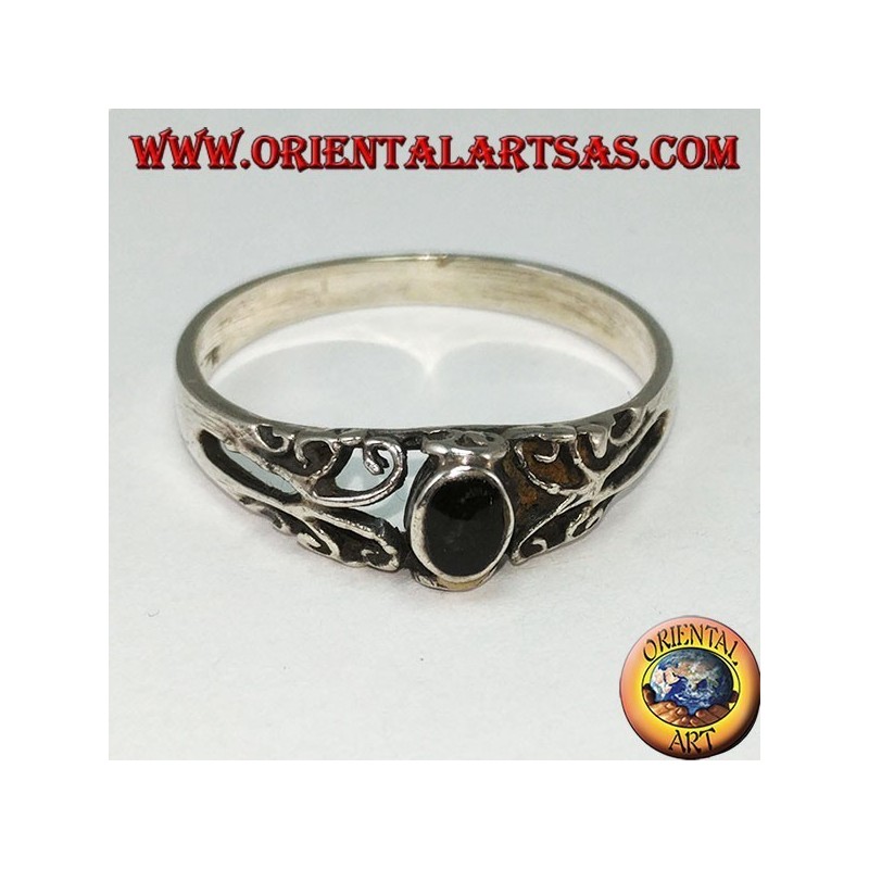 Silver ring with onyx, small with decorations