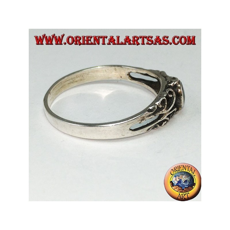 Silberring mit Onyx, klein mit Verzierungen