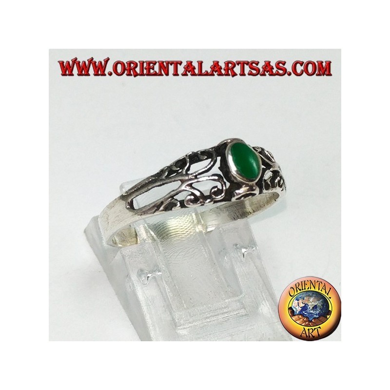 Silver ring with green agate, small with decorations