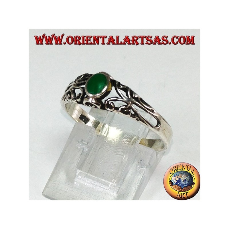 Silver ring with green agate, small with decorations
