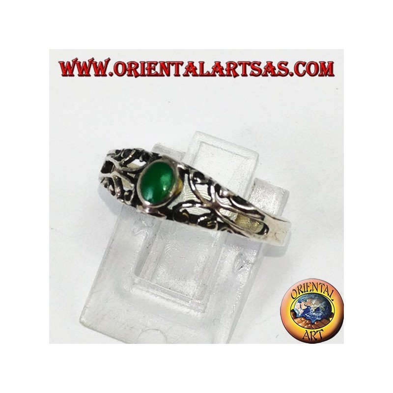 Silver ring with green agate, small with decorations