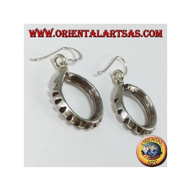 Pendientes colgantes de plata tallada tribal Karen hechos a mano