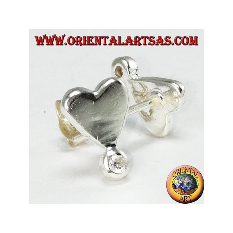 Pendientes de lóbulo de plata con un corazón con un circonio en la punta