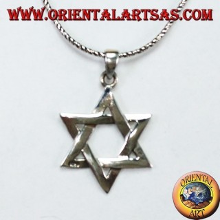 Pendentif en argent avec une étoile de David, une étoile tressée à six branches