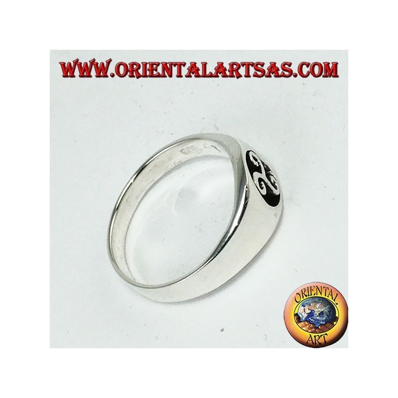 Bague en argent avec sceau trisele ou triskell