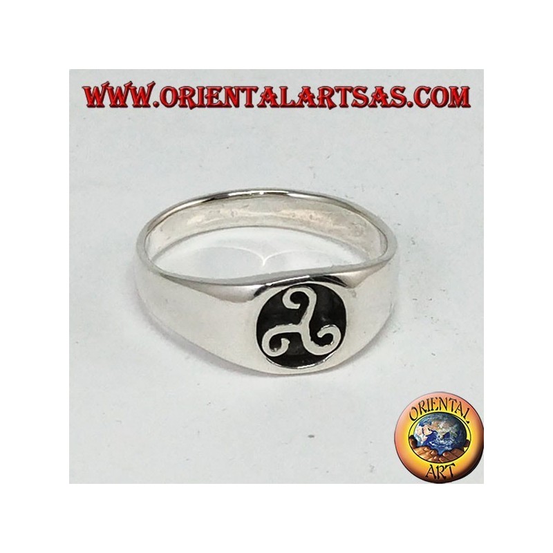Silver ring with trisele or triskell seal
