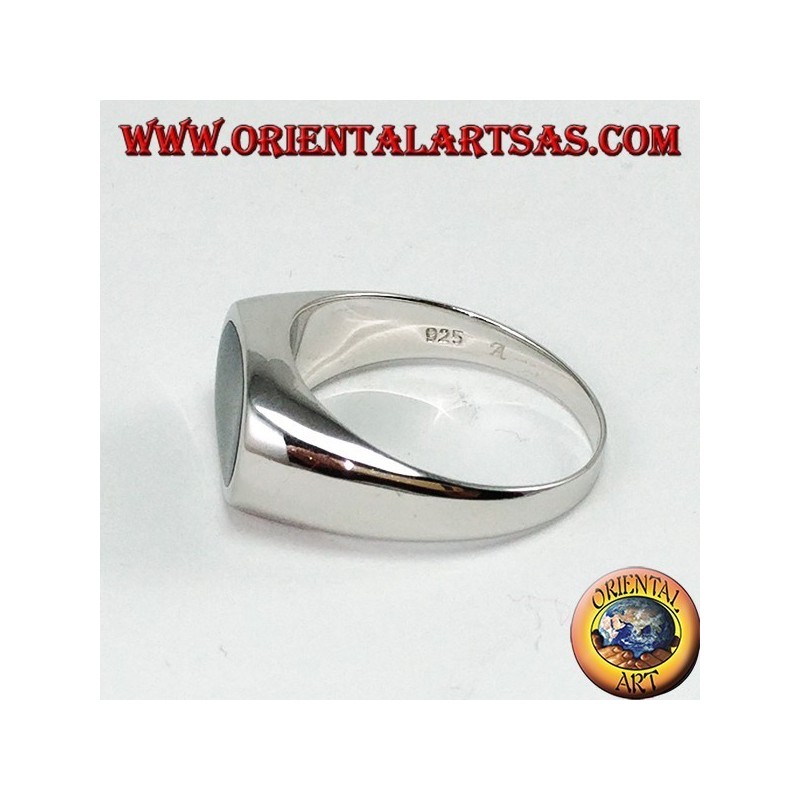 Bague en argent avec onyx plat ovale monté en croix