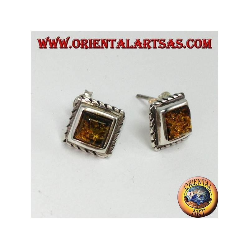 Lobe earring with green square amber in silver