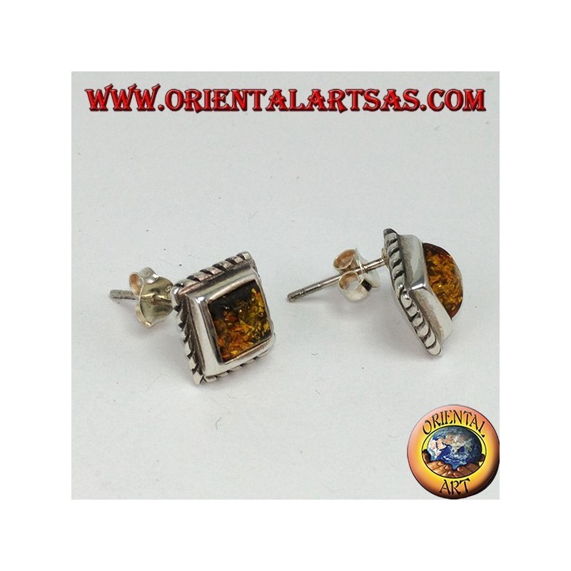 Lobe earring with green square amber in silver