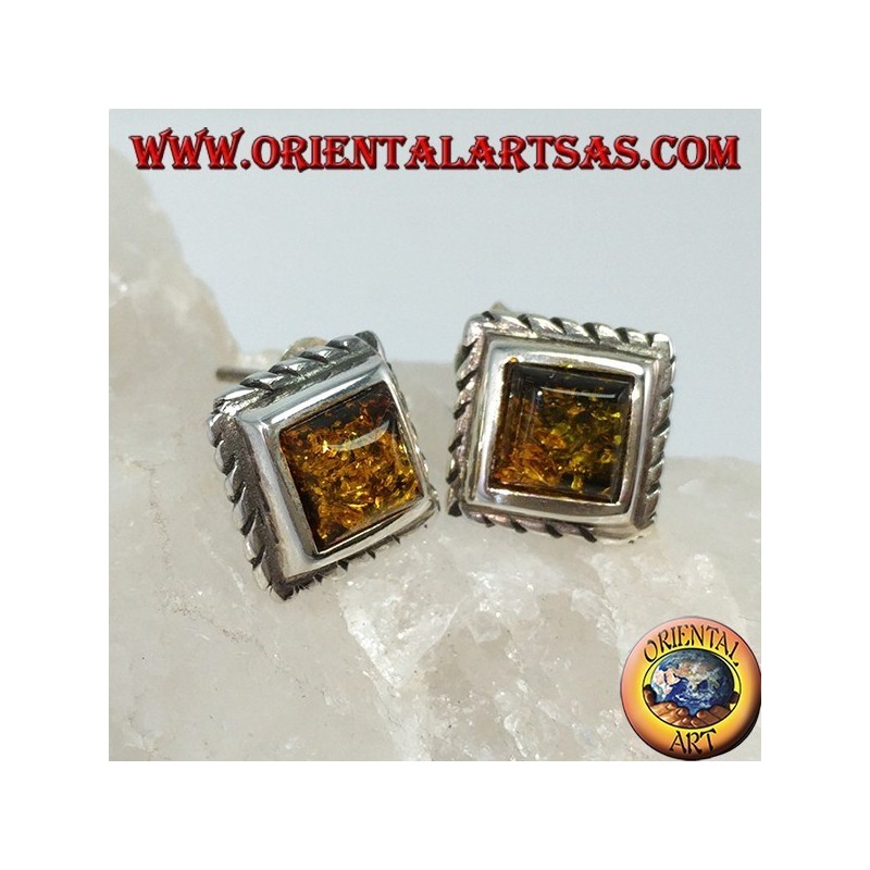 Lobe earring with green square amber in silver