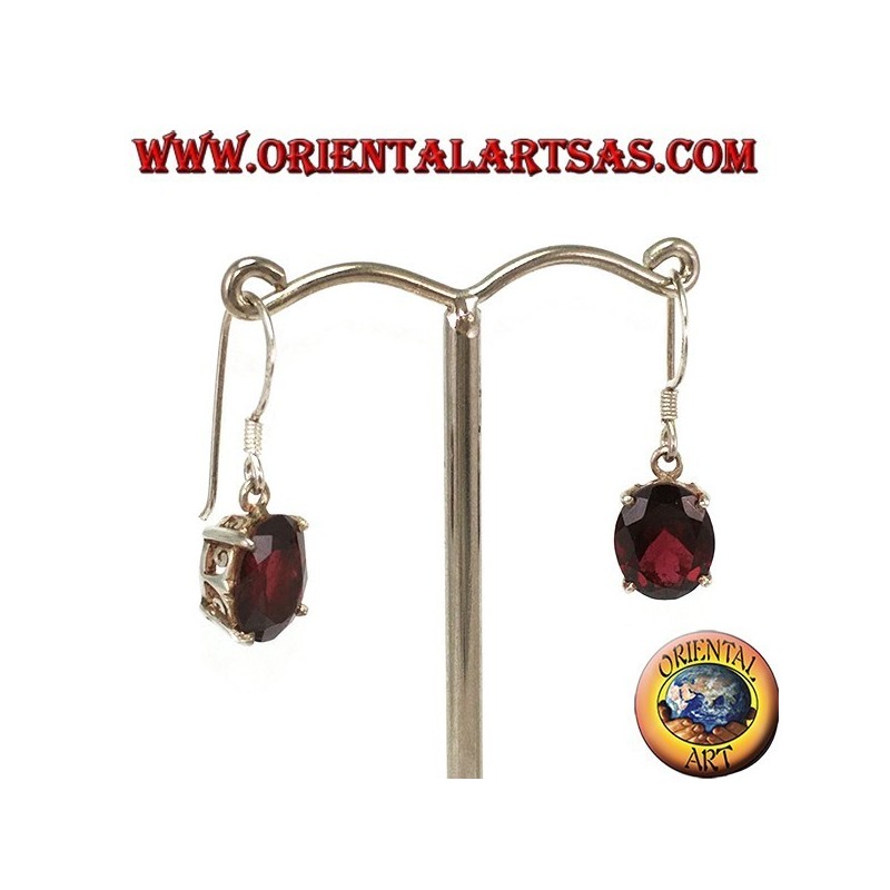 Orecchini in argento traforati a mano con granato ovale naturale incastonata