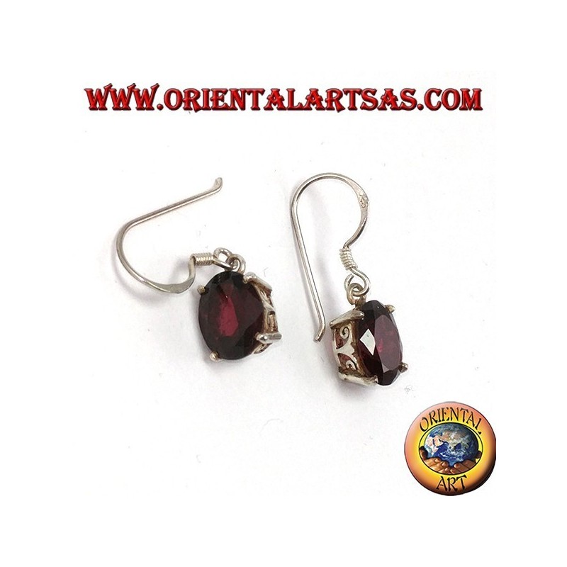 Pendientes de plata hechos a mano con granate oval natural