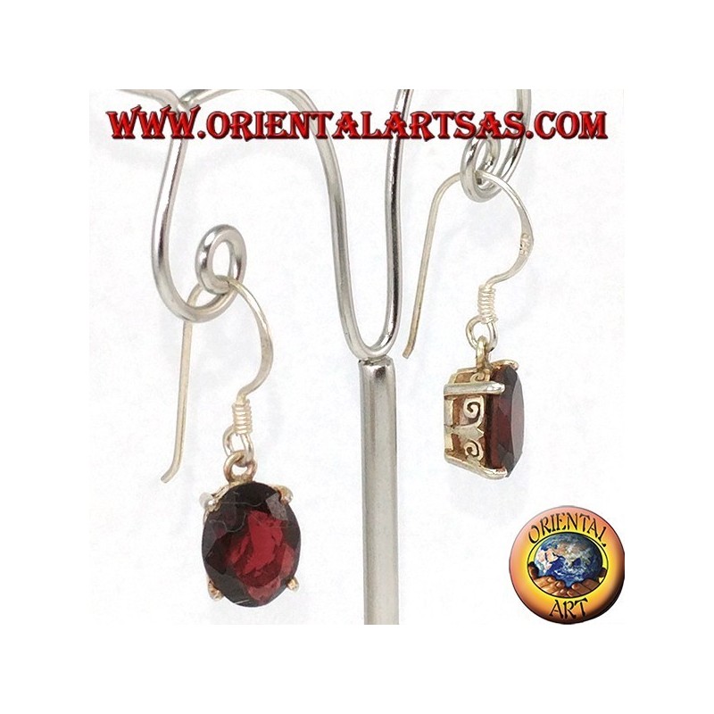 Pendientes de plata hechos a mano con granate oval natural